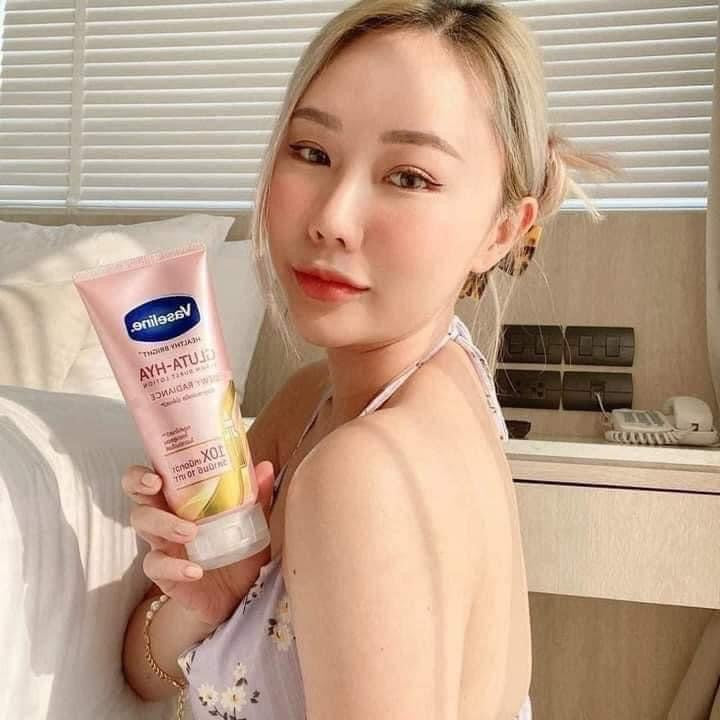 Vaseline Gluta- HYA Serum Dewey Radiance 10x Whitening Lotion 300ml